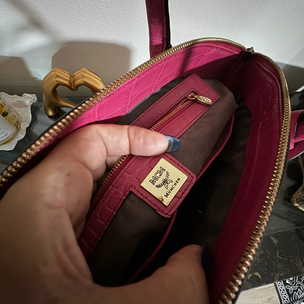 MCM Pink Croc Embossed Leather Zip Satchel 🔐 - Picture 11 of 15